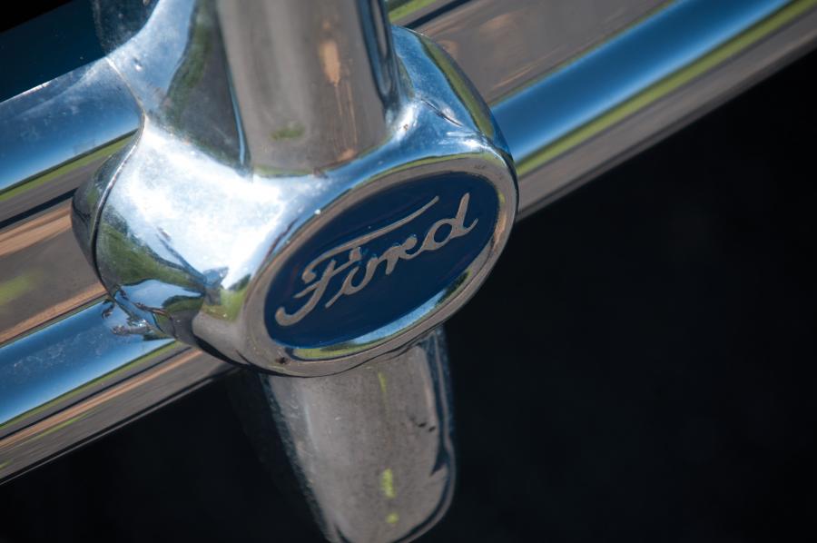  Ford Super DeLuxe Convertible Coupe 1941 года  (фото 2 из 27)